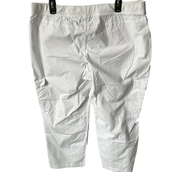 Weekends by Chico’s Capris - Picture 4 of 12